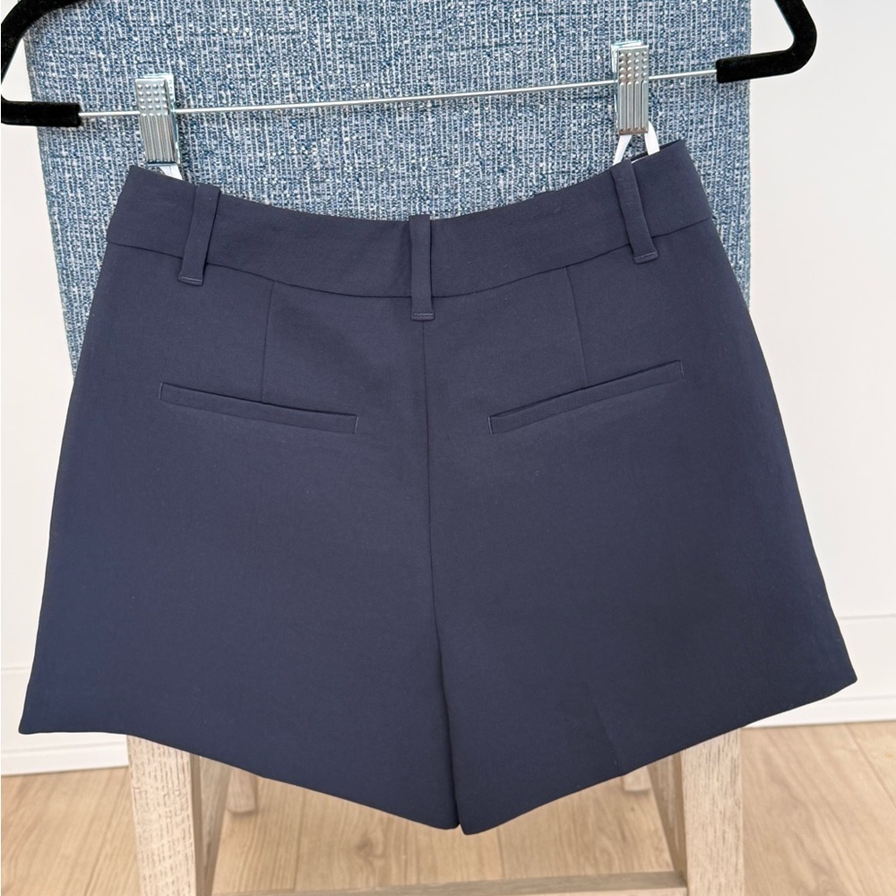 NWOT Aritzia Effortless Shorts - Mini Crepette | Size 2 - Picture 13 of 15